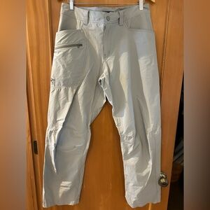 Arc'teryx Men's Light Gray Cargo Pants